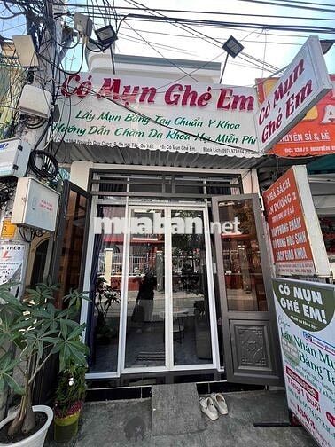 CẦN TUYỂN 2 KTV NẶN MỤN + TRIỆT LÔNG