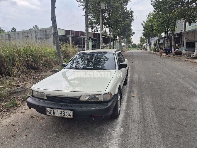 Toyota Camry 1987 Trắng