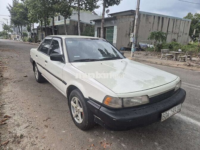 Toyota Camry 1987 Trắng