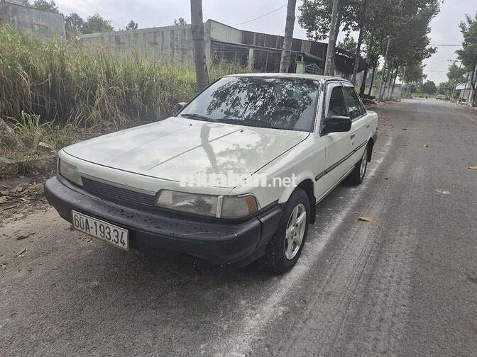 Toyota Camry 1987 Trắng