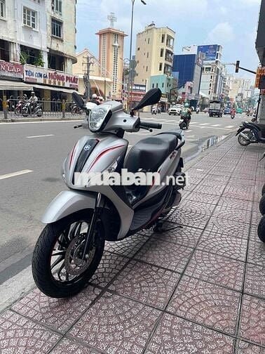 Piaggio Medley 150cc 2019 Bạc 20km