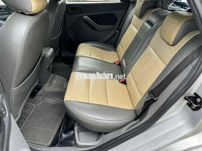 Ford Focus HB 2013 1.8At Bạc