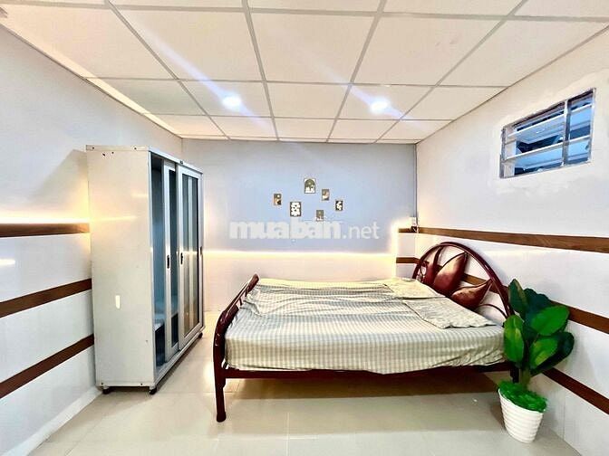 Cho thuê phòng trọ 300/81 XVNT - có máy lạnh - 20m2 - cửa sổ - mới