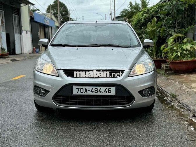 Ford Focus HB 2013 1.8At Bạc