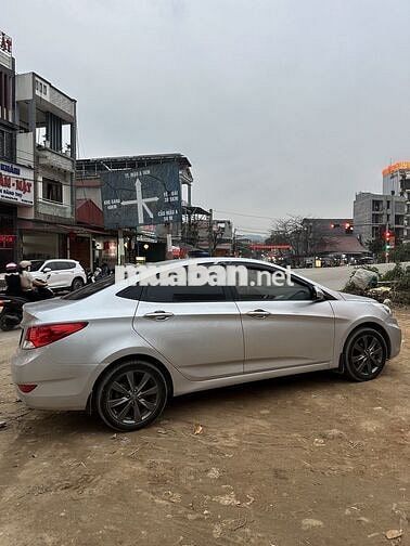 Hyundai Accent 2013 Số sàn Bạc