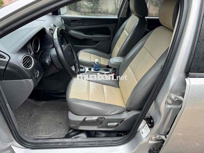 Ford Focus HB 2013 1.8At Bạc