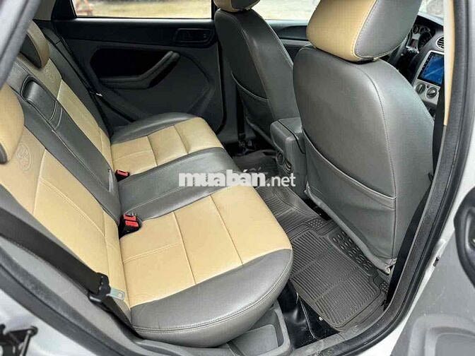 Ford Focus HB 2013 1.8At Bạc