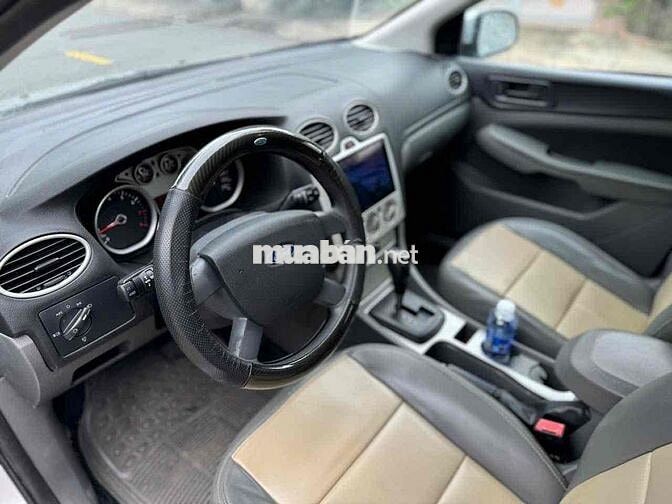 Ford Focus HB 2013 1.8At Bạc