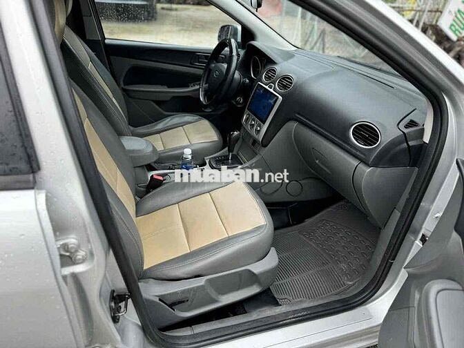 Ford Focus HB 2013 1.8At Bạc