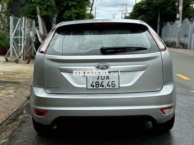 Ford Focus HB 2013 1.8At Bạc
