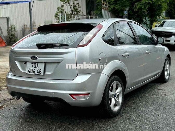 Ford Focus HB 2013 1.8At Bạc