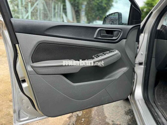 Ford Focus HB 2013 1.8At Bạc