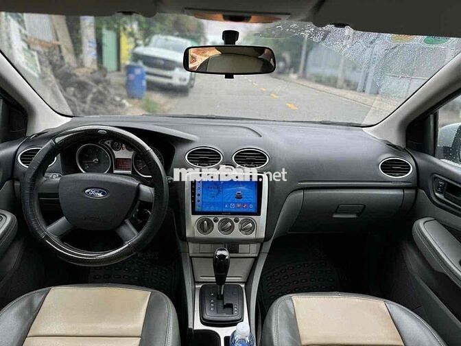Ford Focus HB 2013 1.8At Bạc