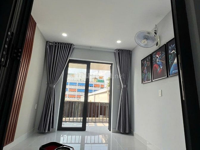 Bán nhà nhỏ Bùi Văn Ba sổ hồng riêng, giá 2,5 tỷ. 