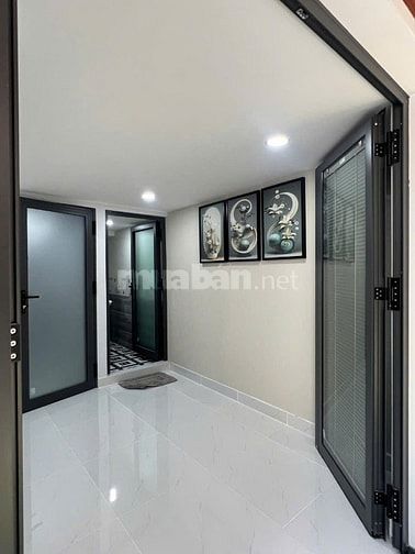 Bán nhà nhỏ Bùi Văn Ba sổ hồng riêng, giá 2,5 tỷ. 