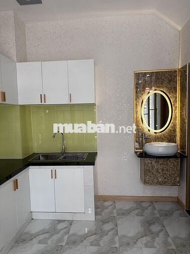 Cho thuê nhà nguyên căn mới xây, 1 trệt + 2 lầu + 1 sân thượng P.3 Q8
