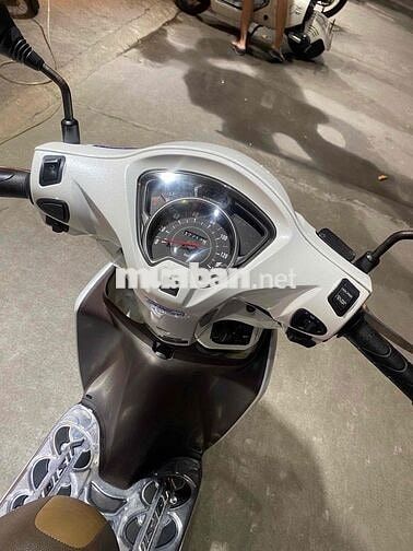 Honda Vision màu Trắng