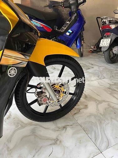 Yamaha Sirius Vàng đen