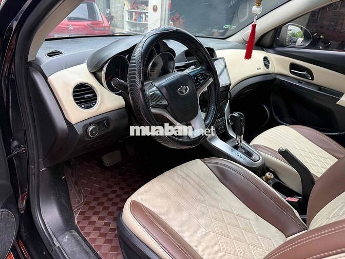 Chevrolet CDX tự động cửa nóc