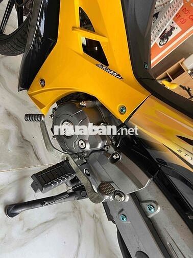 Yamaha Sirius Vàng đen