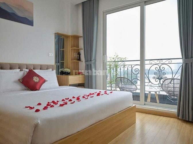 (Chính chủ) bán KS phố Tô Ngọc Vân- Quảng An-view hồ- 35 phòng - 265m2
