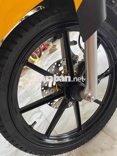 Yamaha Sirius Vàng đen