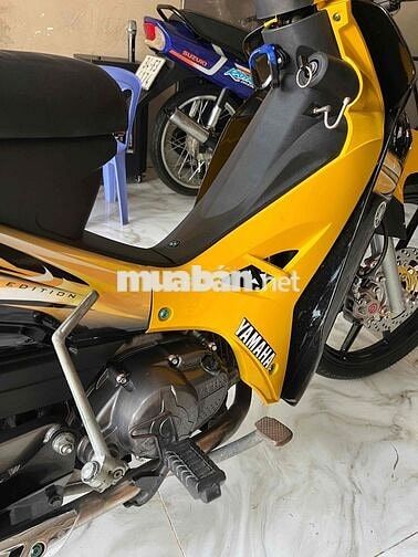 Yamaha Sirius Vàng đen