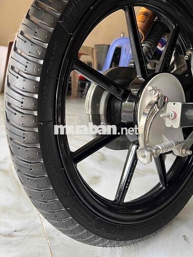 Yamaha Sirius Vàng đen
