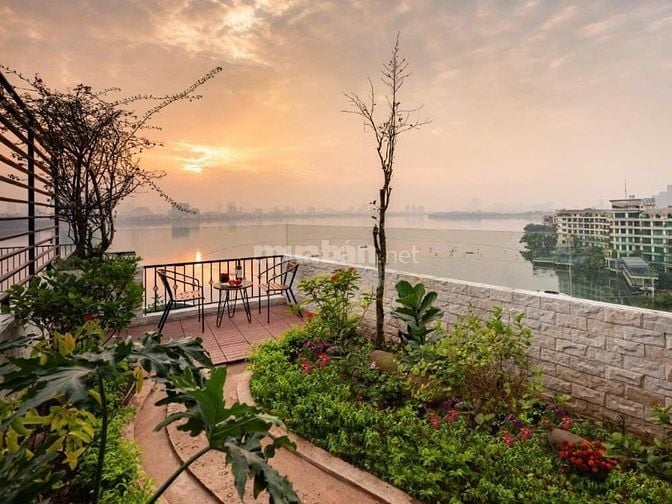 (Chính chủ) bán KS phố Tô Ngọc Vân- Quảng An-view hồ- 35 phòng - 265m2