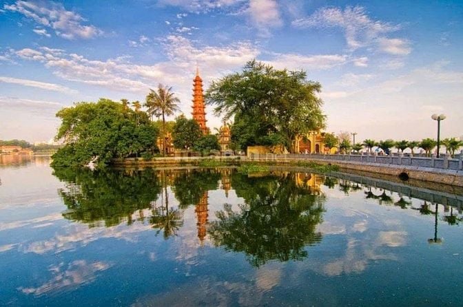 (Chính chủ) bán KS phố Tô Ngọc Vân- Quảng An-view hồ- 35 phòng - 265m2