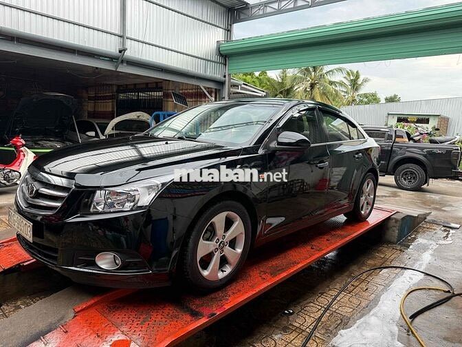 Chevrolet CDX tự động cửa nóc