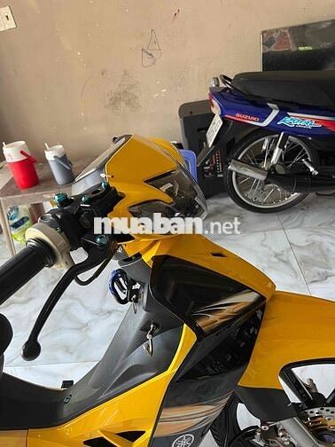 Yamaha Sirius Vàng đen