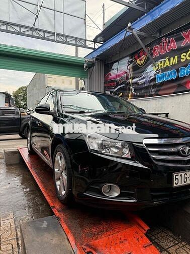 Chevrolet CDX tự động cửa nóc