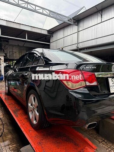 Chevrolet CDX tự động cửa nóc
