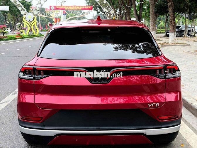 Xe điện VinFast VF8 Plus Đỏ