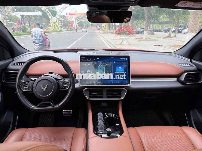 Xe điện VinFast VF8 Plus Đỏ