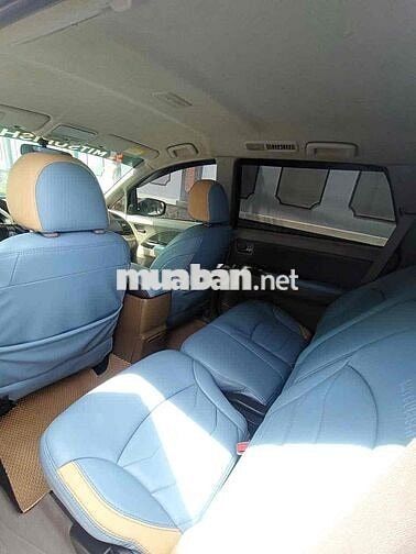 Mitsubishi Grandis 7 chỗ Trắng