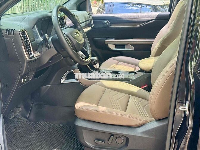 Ford Everest Titanium 2.0L 4x2 AT sản xuất 2022