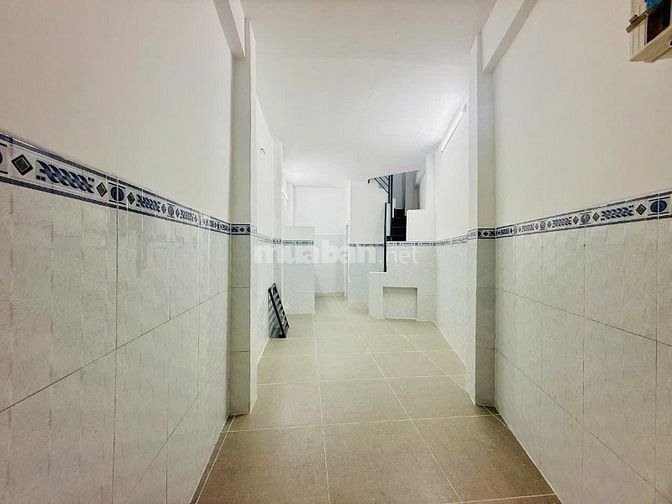 Bán nhà 1 trệt 1 lầu , Hẻm betong 2m  đường Nguyễn Thị Định 