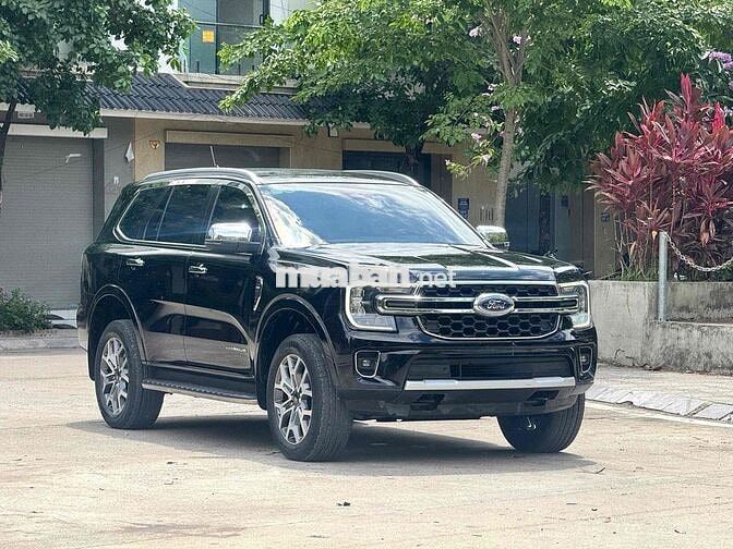 Ford Everest Titanium 2.0L 4x2 AT sản xuất 2022