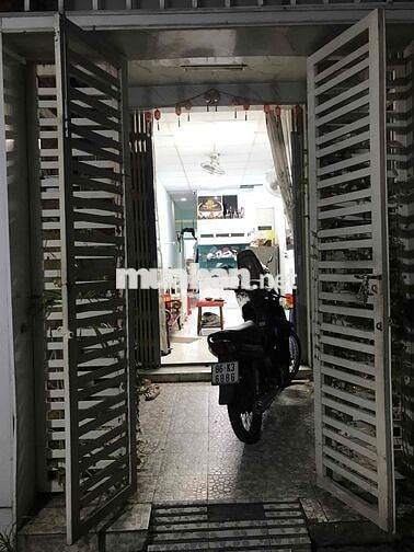Nhà nguyên căn 4 phòng lớn rộng khu trung tâm TpHCM