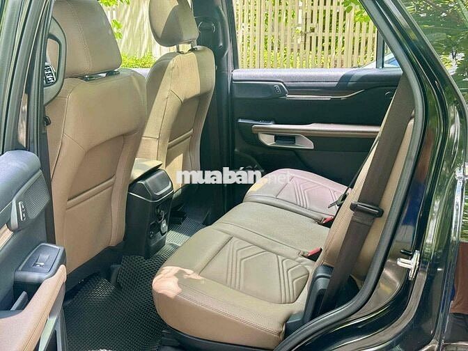 Ford Everest Titanium 2.0L 4x2 AT sản xuất 2022
