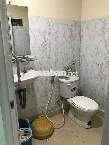 Nhà nguyên căn 4 phòng lớn rộng khu trung tâm TpHCM