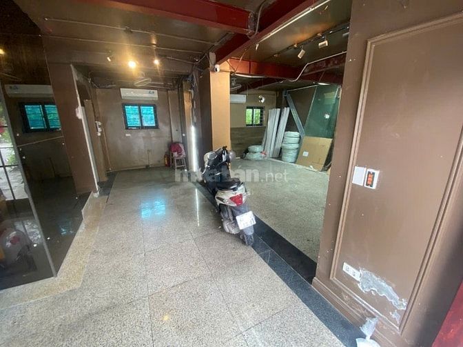 Cho thuê nhà 283 Tây Sơn gần cầu vượt ngã tư Sở, mặt tiền 8m