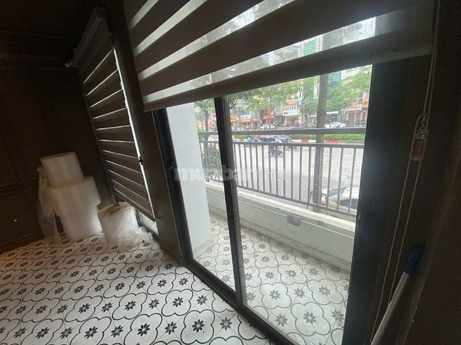 Cho thuê nhà 283 Tây Sơn gần cầu vượt ngã tư Sở, mặt tiền 8m