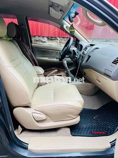 Toyota Fortuner 2010 Xám