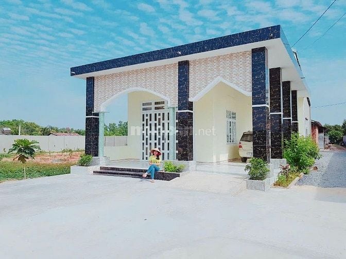 Bán đất gần chợ, cách tp 50km, có vườn cây ăn trái