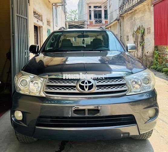Toyota Fortuner 2010 Xám