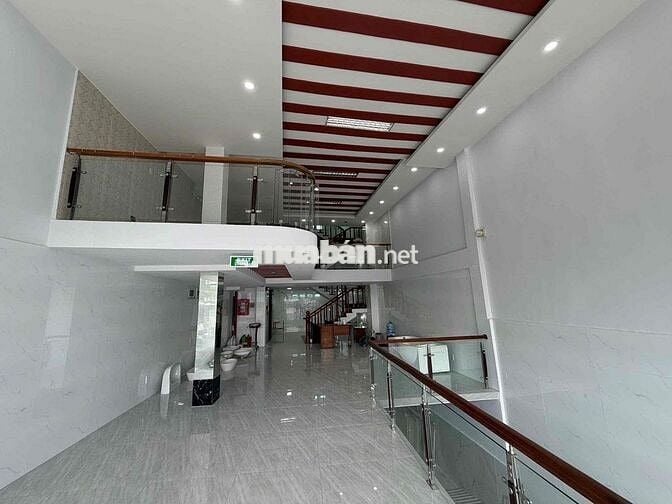 Cho thuê nhà 1 hầm 4 lầu có Thang máy MBKD Mặt Tiền đường Kha Vạn Cân