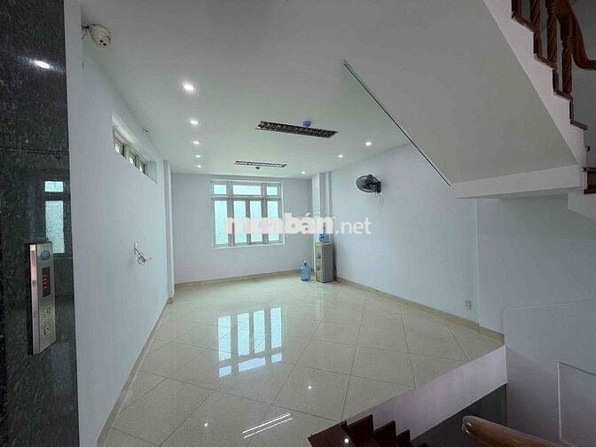 Cho thuê nhà 1 hầm 4 lầu có Thang máy MBKD Mặt Tiền đường Kha Vạn Cân